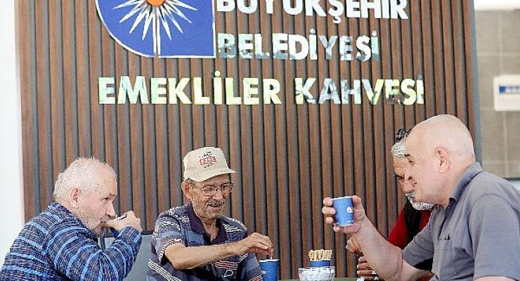 Antalya Büyükşehir’den iki Emekli Kahvesi