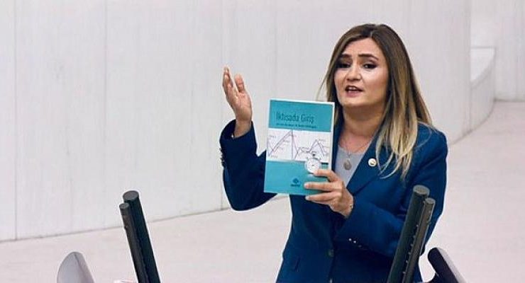 CHP İzmir Milletvekili Av. Sevda Erdan Kılıç’tan Bakan Nureddin Nebati’ye Meclis kürsüsünden ekonomi tepkisi: “İktisada Giriş” kitabını kargoyla gönderiyorum”