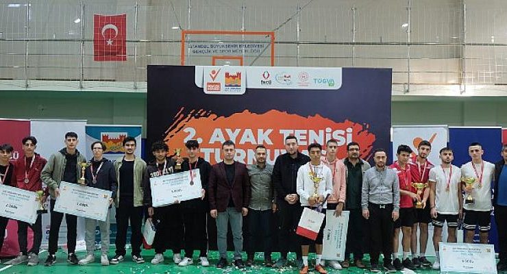 Zeytinburnulu Gençler ‘Ayak Tenisi Turnuvası’nda…