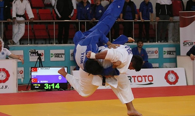 Kağıtspor, judoda süper lige yükseldi