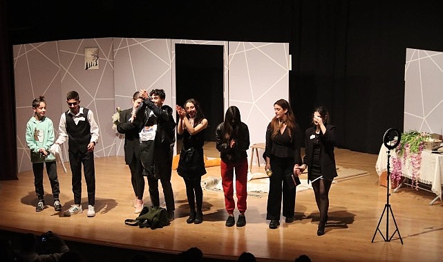 Kınıklı Gençler 2023 Yılı Gençler Arası Tiyatro Yarışması'nda Sahne Aldı