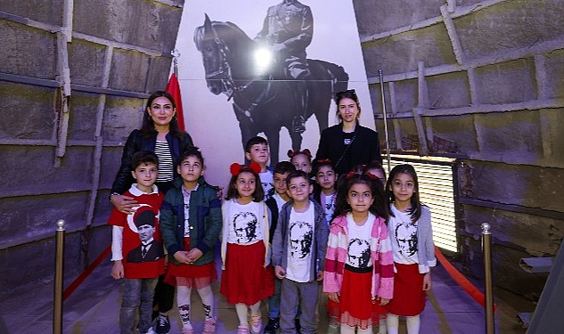 Atatürk Maskı'ndaki sergiye miniklerden ziyaret
