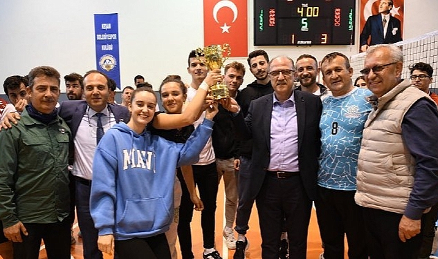 Trakya Cup Voleybol Turnuvasının Şampiyonu Malkaraspor
