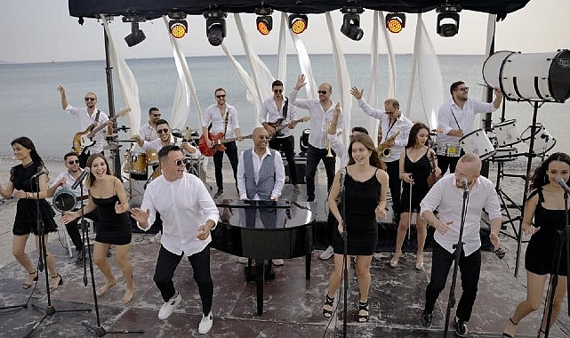 İzmir Büyükşehir Belediyesi'nden Ücretsiz Çim Konserleri!